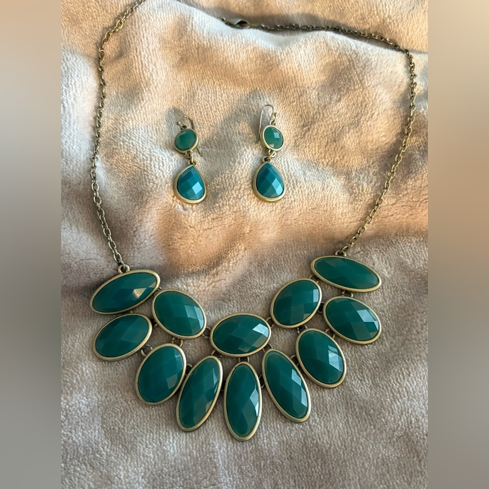 Ann Taylor Teal Necklace and Earring Set